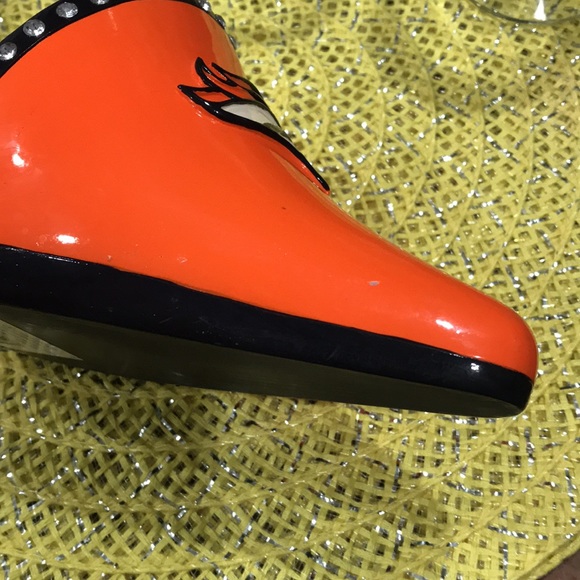 Bronco Logo, Orange w/Black & Rhinestone Trim High Heel 👠 Wine Bottle Holder - Picture 8 of 10